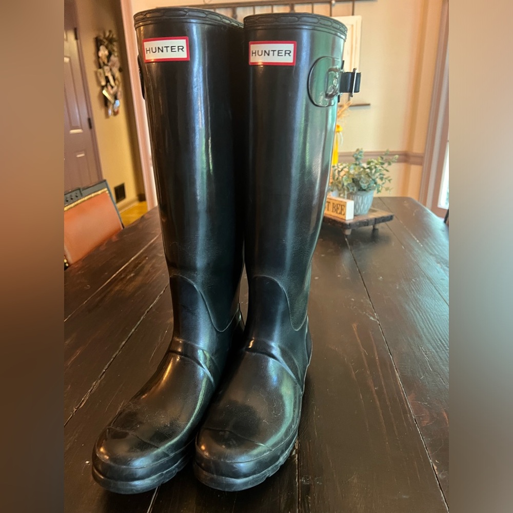 HUNTER black rain boots - size 39 / 8 - woman